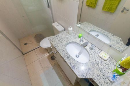 Apartamento à venda com 72m², 3 quartos e 2 vagas Apartamento à venda com 72m², 3 quartos e 2 vagasBanheiro 1