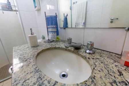Apartamento à venda com 72m², 3 quartos e 2 vagas Apartamento à venda com 72m², 3 quartos e 2 vagasBanheiro 2