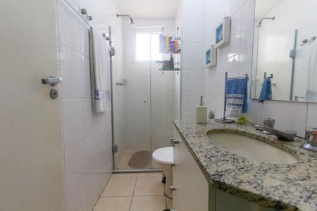 Apartamento à venda com 72m², 3 quartos e 2 vagas Apartamento à venda com 72m², 3 quartos e 2 vagasBanheiro 2