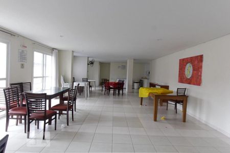 Apartamento à venda com 72m², 3 quartos e 2 vagas Apartamento à venda com 72m², 3 quartos e 2 vagasÁrea comum - Salão de festas