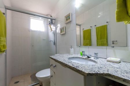 Apartamento à venda com 72m², 3 quartos e 2 vagas Apartamento à venda com 72m², 3 quartos e 2 vagasBanheiro 1