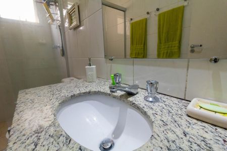 Apartamento à venda com 72m², 3 quartos e 2 vagas Apartamento à venda com 72m², 3 quartos e 2 vagasBanheiro 1