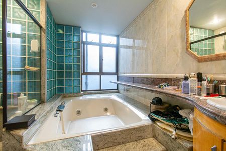 Apartamento para alugar com 176m², 3 quartos e 1 vagaBanheiro da Suíte