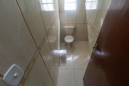Casa à venda com 180m², 4 quartos e 2 vagas Casa à venda com 180m², 4 quartos e 2 vagasLavabo