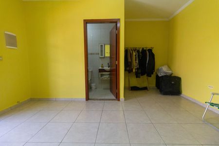 Casa à venda com 180m², 4 quartos e 2 vagas Casa à venda com 180m², 4 quartos e 2 vagasSuíte