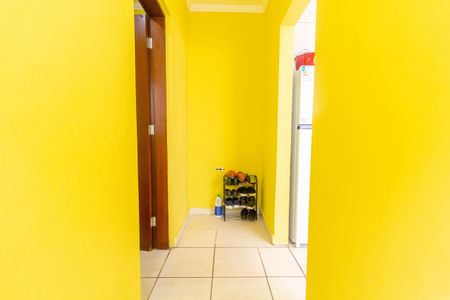 Casa à venda com 180m², 4 quartos e 2 vagas Casa à venda com 180m², 4 quartos e 2 vagasCorredor