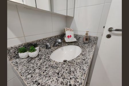 Apartamento à venda com 66m², 2 quartos e 1 vagaBanheiro Social