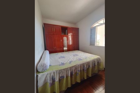 Casa à venda com 225m², 5 quartos e 2 vagas Casa à venda com 225m², 5 quartos e 2 vagasQuarto 5