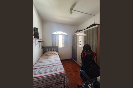 Casa à venda com 225m², 5 quartos e 2 vagas Casa à venda com 225m², 5 quartos e 2 vagasQuarto 4