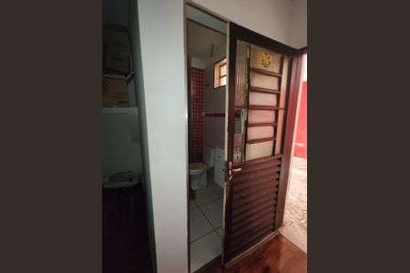 Casa à venda com 225m², 5 quartos e 2 vagas Casa à venda com 225m², 5 quartos e 2 vagasBanheiro 2