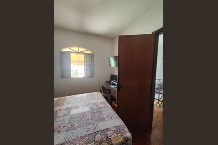 Casa à venda com 225m², 5 quartos e 2 vagas Casa à venda com 225m², 5 quartos e 2 vagasQuarto 2