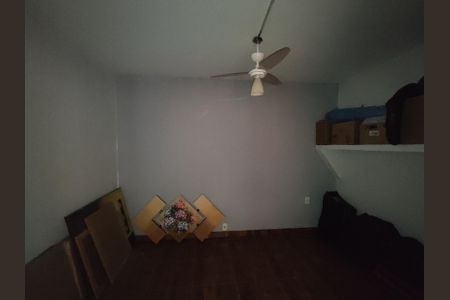 Casa à venda com 225m², 5 quartos e 2 vagas Casa à venda com 225m², 5 quartos e 2 vagasQuarto de Serviço