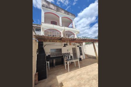 Casa à venda com 225m², 5 quartos e 2 vagas Casa à venda com 225m², 5 quartos e 2 vagasÁrea Gourmet