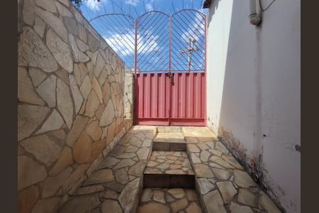 Casa à venda com 225m², 5 quartos e 2 vagas Casa à venda com 225m², 5 quartos e 2 vagasGaragem