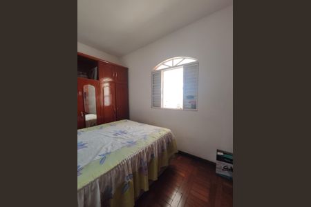 Casa à venda com 225m², 5 quartos e 2 vagas Casa à venda com 225m², 5 quartos e 2 vagasQuarto 5