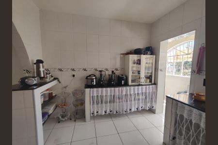 Casa à venda com 225m², 5 quartos e 2 vagas Casa à venda com 225m², 5 quartos e 2 vagasCozinha