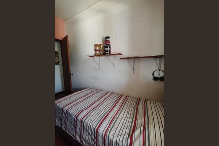 Casa à venda com 225m², 5 quartos e 2 vagas Casa à venda com 225m², 5 quartos e 2 vagasQuarto 4