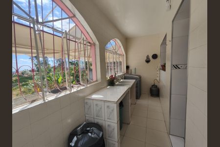 Casa à venda com 225m², 5 quartos e 2 vagas Casa à venda com 225m², 5 quartos e 2 vagasÁrea de Serviço 1