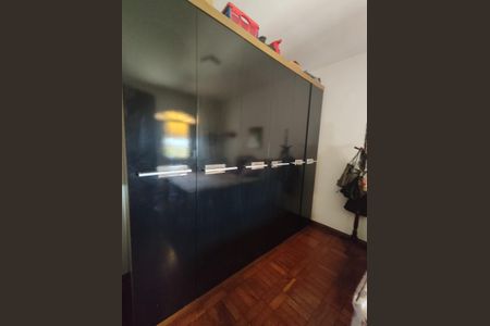 Casa à venda com 225m², 5 quartos e 2 vagas Casa à venda com 225m², 5 quartos e 2 vagasQuarto 2