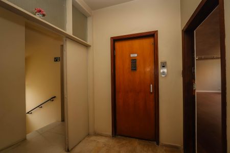 Apartamento para alugar com 198m², 3 quartos e 2 vagas Apartamento para alugar com 198m², 3 quartos e 2 vagasHall Social