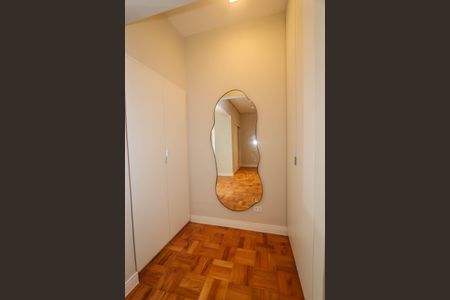 Apartamento para alugar com 198m², 3 quartos e 2 vagas Apartamento para alugar com 198m², 3 quartos e 2 vagasCloset da Suite