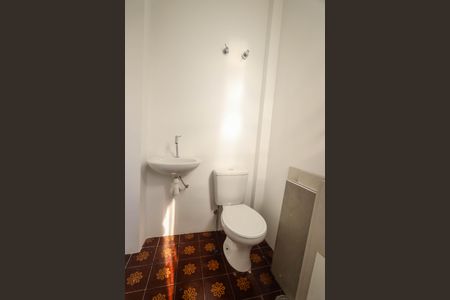 Apartamento para alugar com 198m², 3 quartos e 2 vagas Apartamento para alugar com 198m², 3 quartos e 2 vagasBanheiro de Serviço