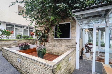 Apartamento para alugar com 198m², 3 quartos e 2 vagas Apartamento para alugar com 198m², 3 quartos e 2 vagasPortaria