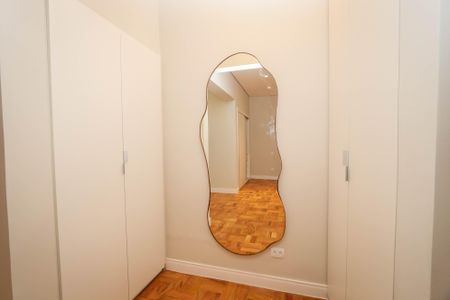 Apartamento para alugar com 198m², 3 quartos e 2 vagas Apartamento para alugar com 198m², 3 quartos e 2 vagasCloset da Suite