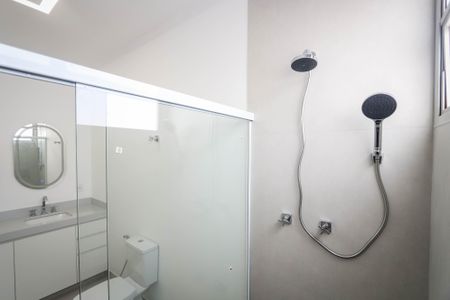 Apartamento para alugar com 198m², 3 quartos e 2 vagas Apartamento para alugar com 198m², 3 quartos e 2 vagasBanheiro da Suite