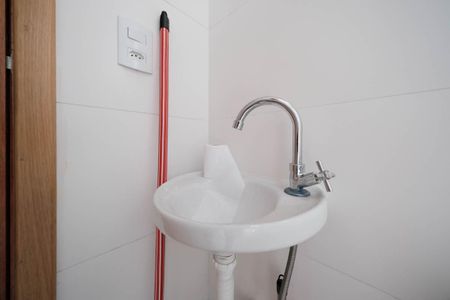 Apartamento para alugar com 33m², 2 quartos e sem vagaBanheiro