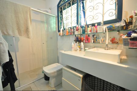 Casa à venda com 200m², 4 quartos e 2 vagasBanheiro da Suíte 1