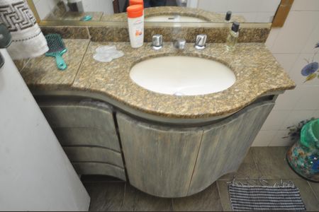 Casa à venda com 200m², 4 quartos e 2 vagasLavabo