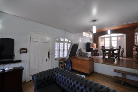 Casa à venda com 200m², 4 quartos e 2 vagasSala