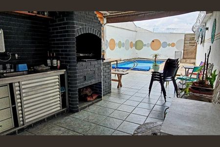 Casa à venda com 330m², 2 quartos e 3 vagas