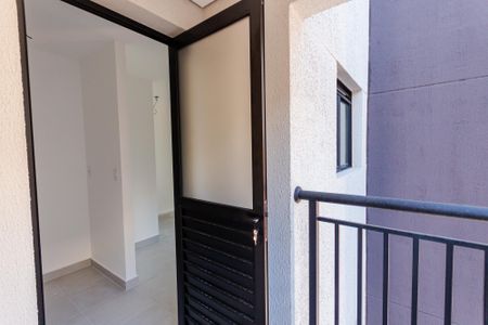 Apartamento à venda com 64m², 2 quartos e 2 vagas Apartamento à venda com 64m², 2 quartos e 2 vagasVaranda de Serviço