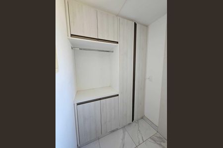 Apartamento à venda com 93m², 2 quartos e 2 vagasLavanderia