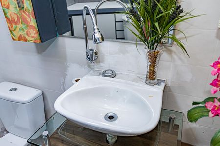 Casa à venda com 160m², 2 quartos e 1 vaga Casa à venda com 160m², 2 quartos e 1 vagaBanheiro de Serviço