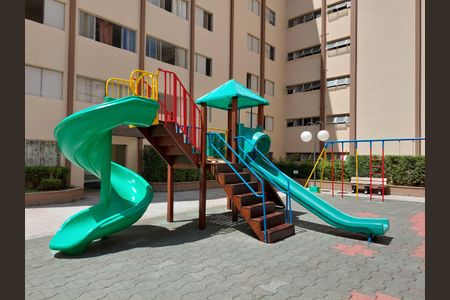 Apartamento à venda com 70m², 3 quartos e 2 vagas Apartamento à venda com 70m², 3 quartos e 2 vagasÁrea comum - Playground