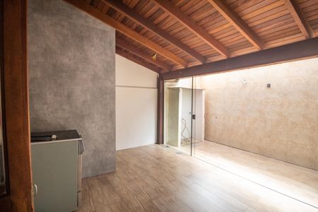 Casa à venda com 140m², 2 quartos e 2 vagas Casa à venda com 140m², 2 quartos e 2 vagasÁrea comum - Churrasqueira