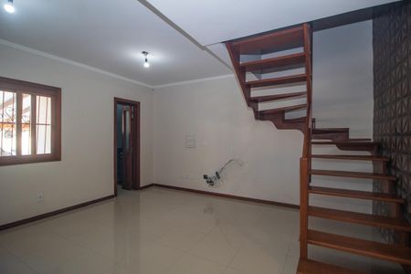 Casa à venda com 140m², 2 quartos e 2 vagas Casa à venda com 140m², 2 quartos e 2 vagasSala