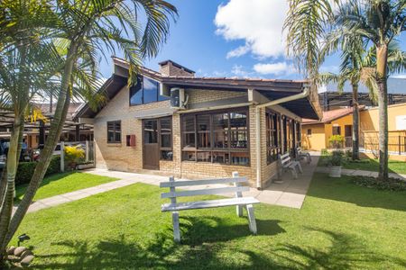 Casa à venda com 140m², 2 quartos e 2 vagas Casa à venda com 140m², 2 quartos e 2 vagasÁrea comum - Salão de festas