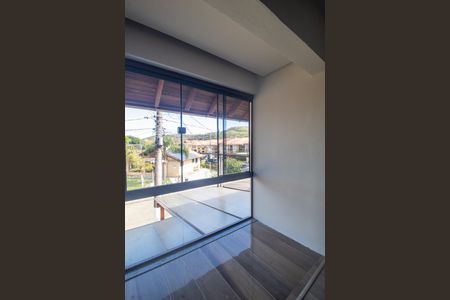 Casa à venda com 140m², 2 quartos e 2 vagas Casa à venda com 140m², 2 quartos e 2 vagasSuite