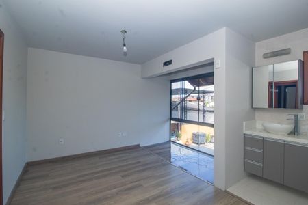 Casa à venda com 140m², 2 quartos e 2 vagas Casa à venda com 140m², 2 quartos e 2 vagasSuite
