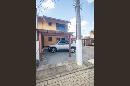Casa à venda com 140m², 2 quartos e 2 vagas Casa à venda com 140m², 2 quartos e 2 vagasFachada