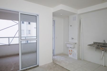 Sala/Cozinha de apartamento à venda com 2 quartos, 46m² em Vila Carmosina, São Paulo