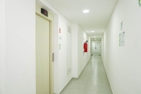 Apartamento à venda com 46m², 2 quartos e 1 vagaÁrea comum - Saguão do andar