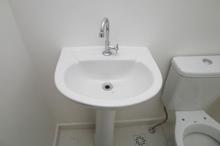 Apartamento à venda com 46m², 2 quartos e 1 vagaBanheiro Social