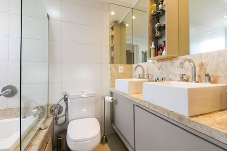 Apartamento à venda com 128m², 3 quartos e sem vagaBanheiro da Suíte 3