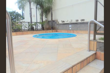 Apartamento à venda com 90m², 3 quartos e 1 vaga Apartamento à venda com 90m², 3 quartos e 1 vagaPiscina