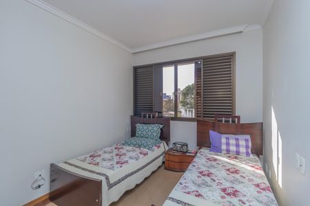 Apartamento à venda com 155m², 4 quartos e 2 vagas Apartamento à venda com 155m², 4 quartos e 2 vagasQuarto 1